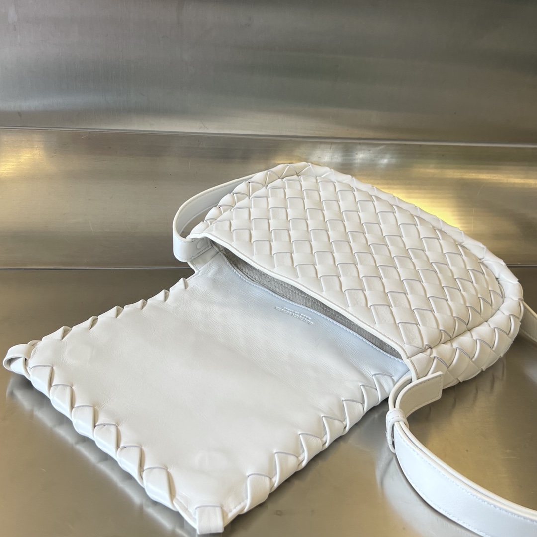 Túi xách nữ bottega veneta màu trắng 755659