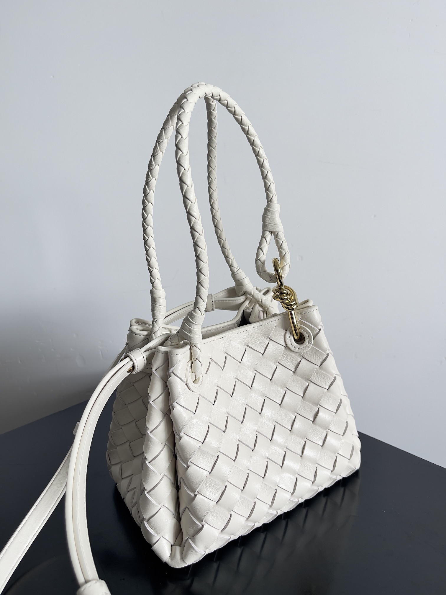 Túi xách nữ bottega veneta màu be 6569