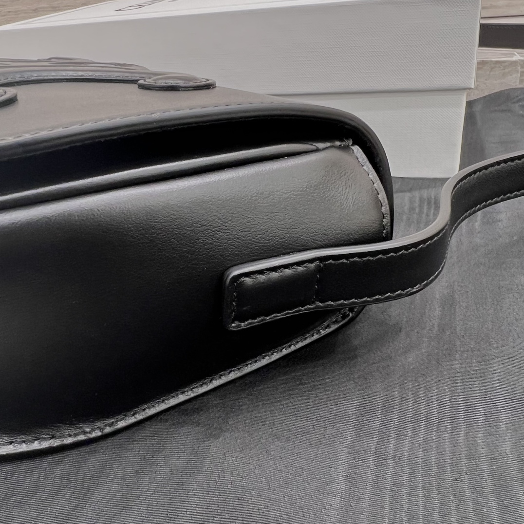 T&uacute;i X&aacute;ch Nữ Folco Cuir Triomphe 198263 M&agrave;u Đen 