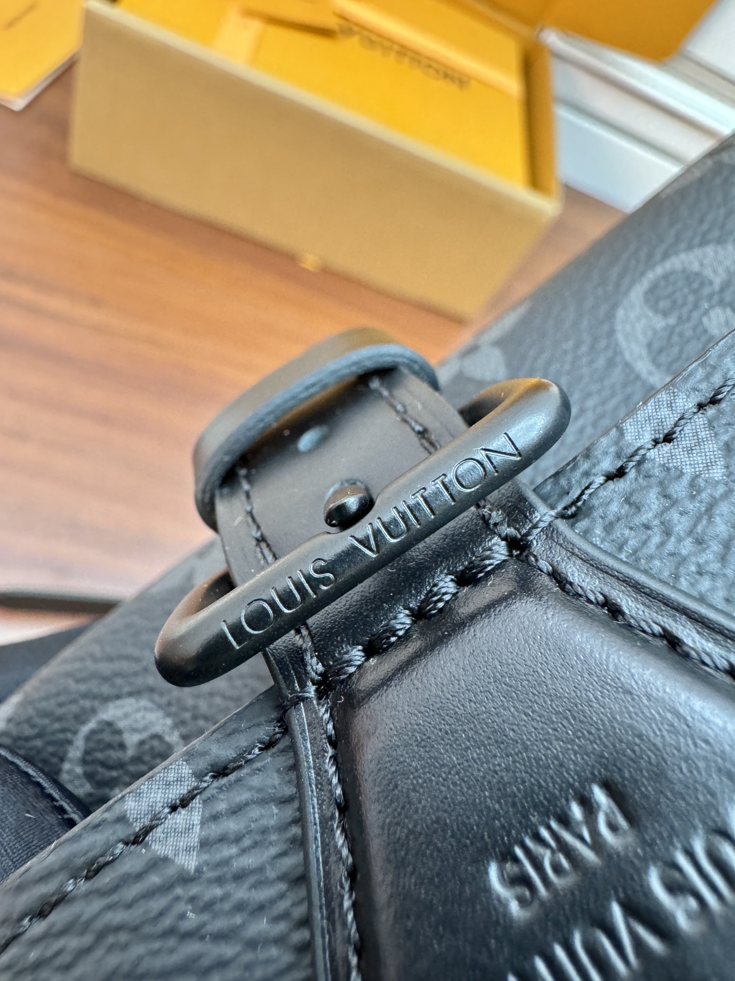Portefeuille Montsouris Wearable    M83567