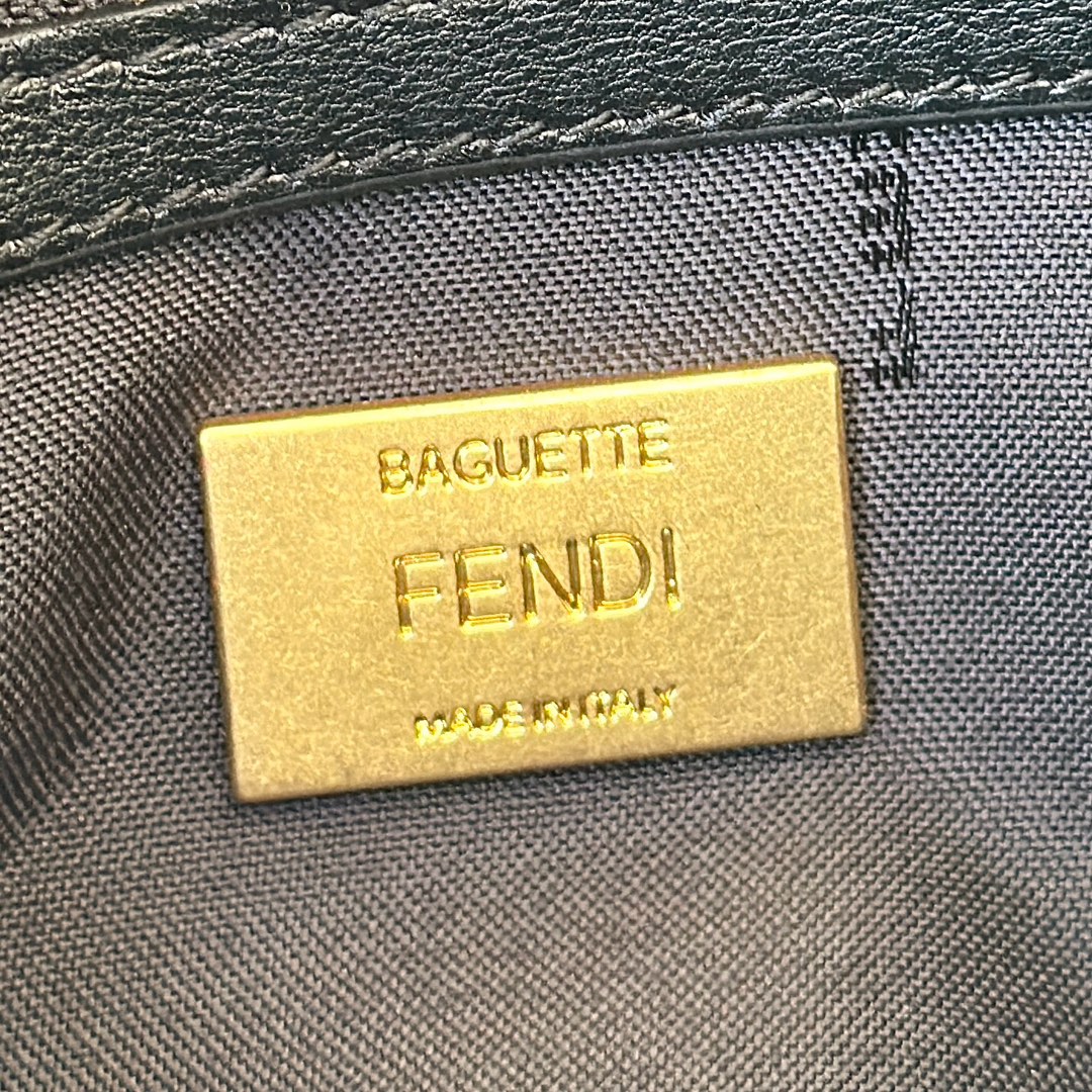 TÚI XÁCH NỮ FENDI 8629