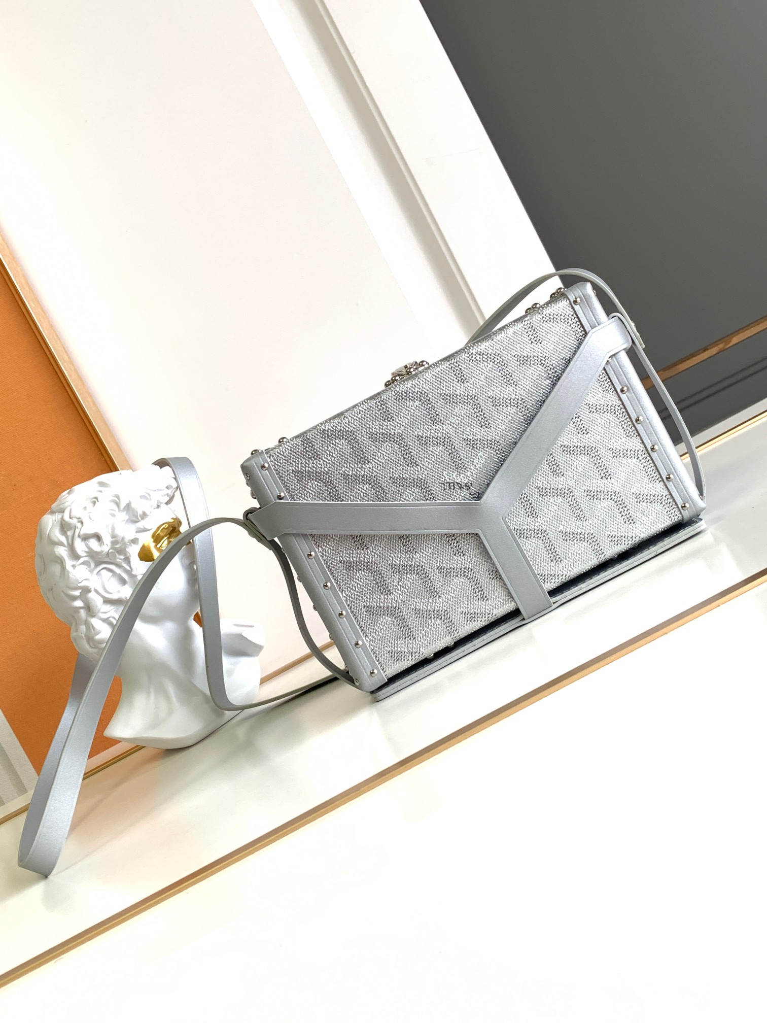 Goyard Minaudière 8210 (grey)