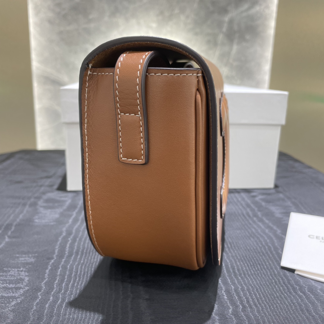 T&uacute;i X&aacute;ch Nữ Folco Cuir Triomphe 198263 M&agrave;u N&acirc;u 