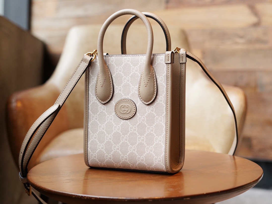 T&uacute;i X&aacute;ch Nam GG Retro 671623 M&agrave;u Trắng