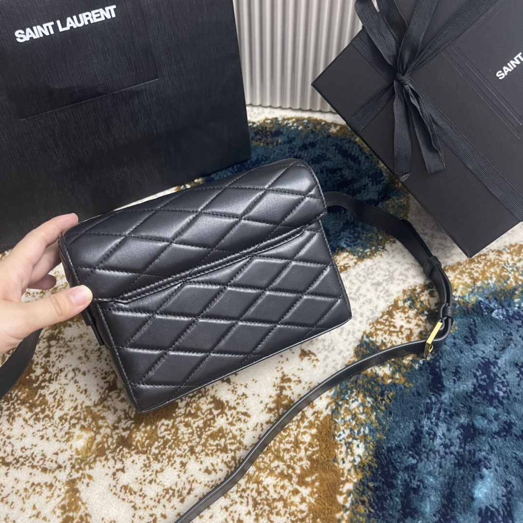 Túi xách YSL June Box màu đen 710080