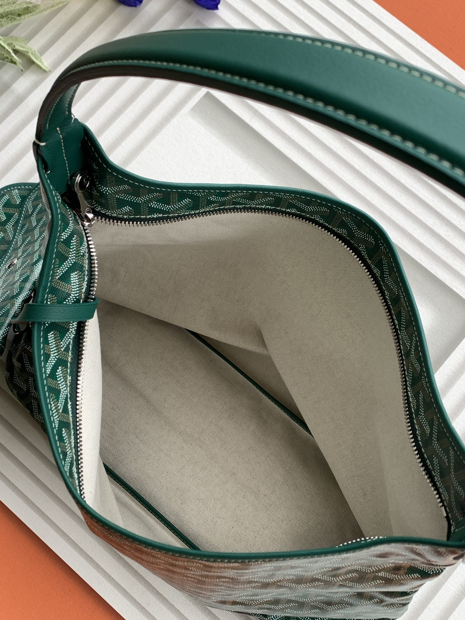 Túi Xách Goyard Boheme HoBo 8120 Màu Xanh Lá