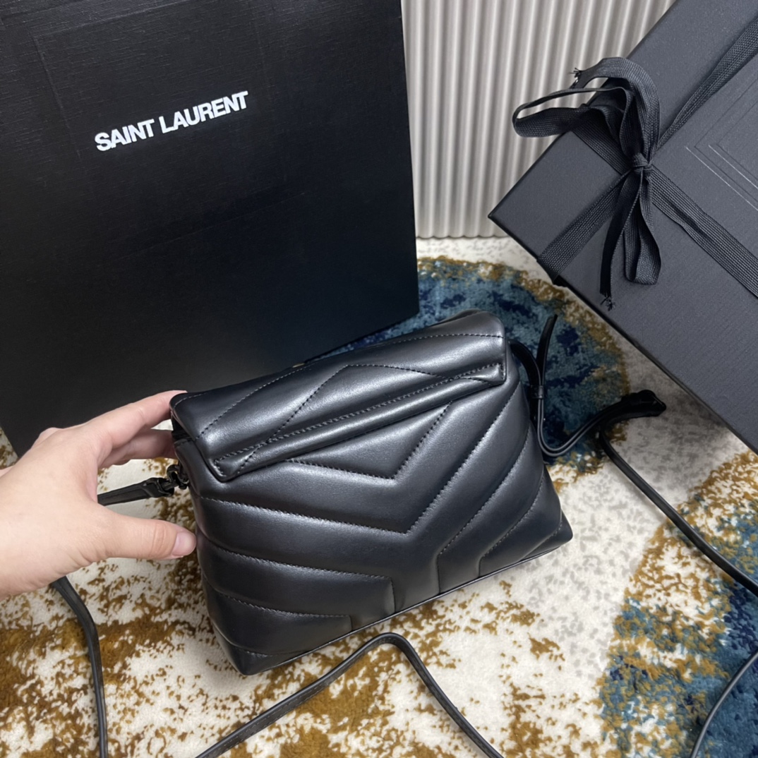 T&uacute;i X&aacute;ch YSL Loulou 392255 M&agrave;u Đen