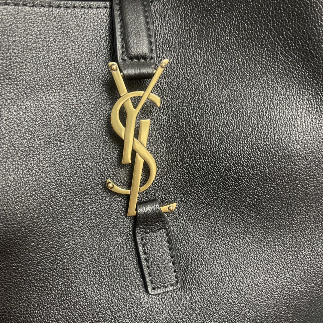 T&uacute;i x&aacute;ch YSL LE 5&Agrave;7 HOBO m&agrave;u đen 713938