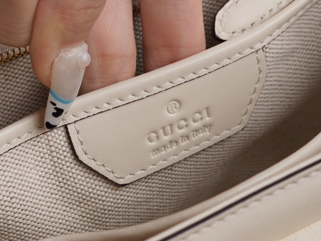 T&uacute;i X&aacute;ch Nữ Gucci Bamboo 1947 686864 M&agrave;u Trắng