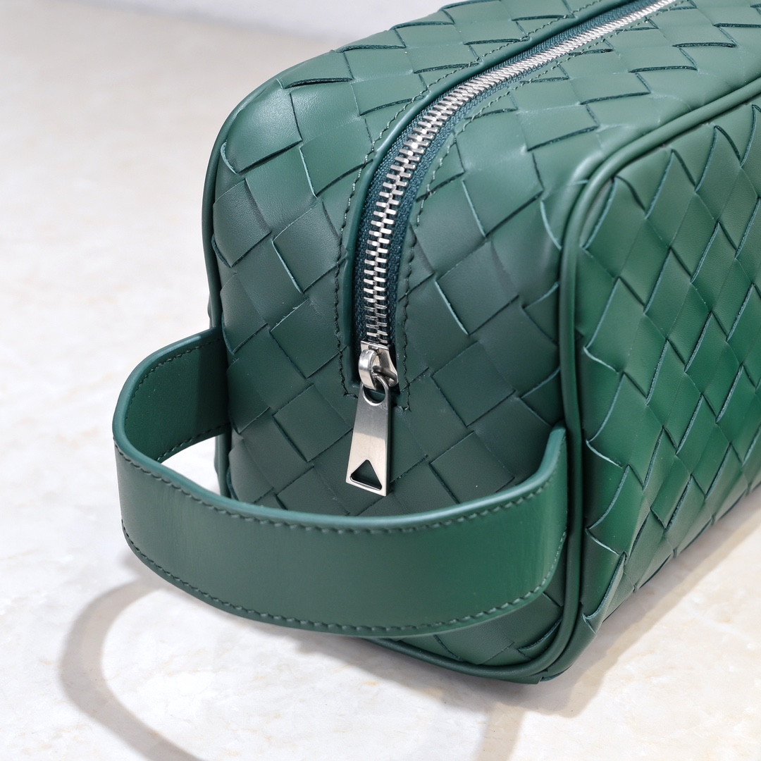 Túi Xách Nam Bottega Veneta 7799 Màu Xanh Rêu