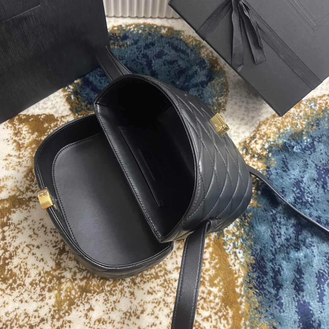 T&uacute;i x&aacute;ch YSL June Box m&agrave;u đen 710080 