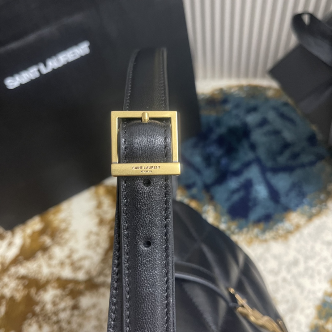 T&uacute;i x&aacute;ch YSL LE57 698567 M&agrave;u Đen