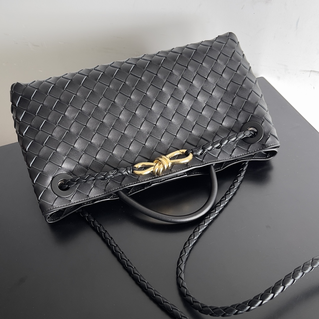 Túi xách nữ bottega veneta màu đen 754990
