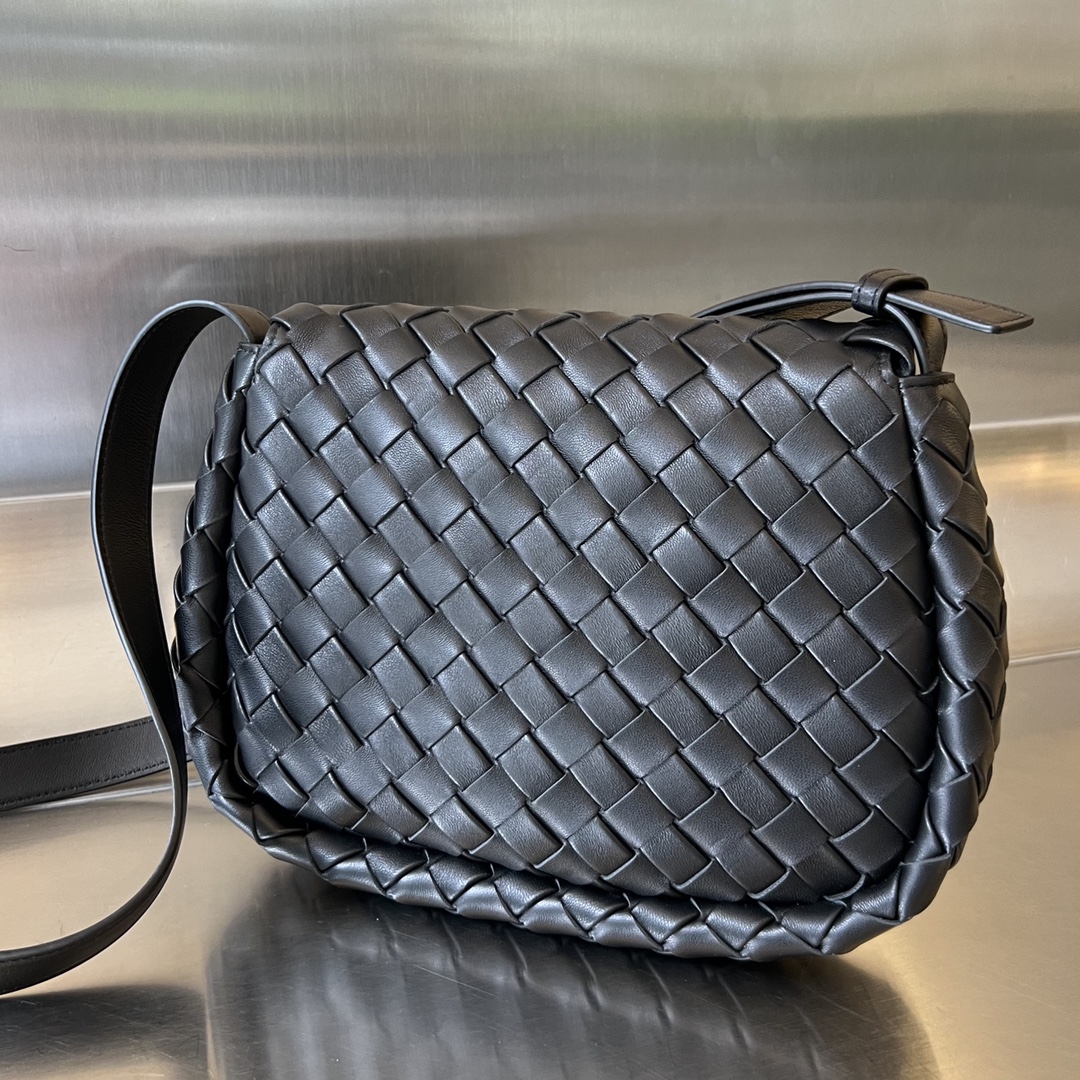 Túi xách nữ bottega veneta màu đen 755659