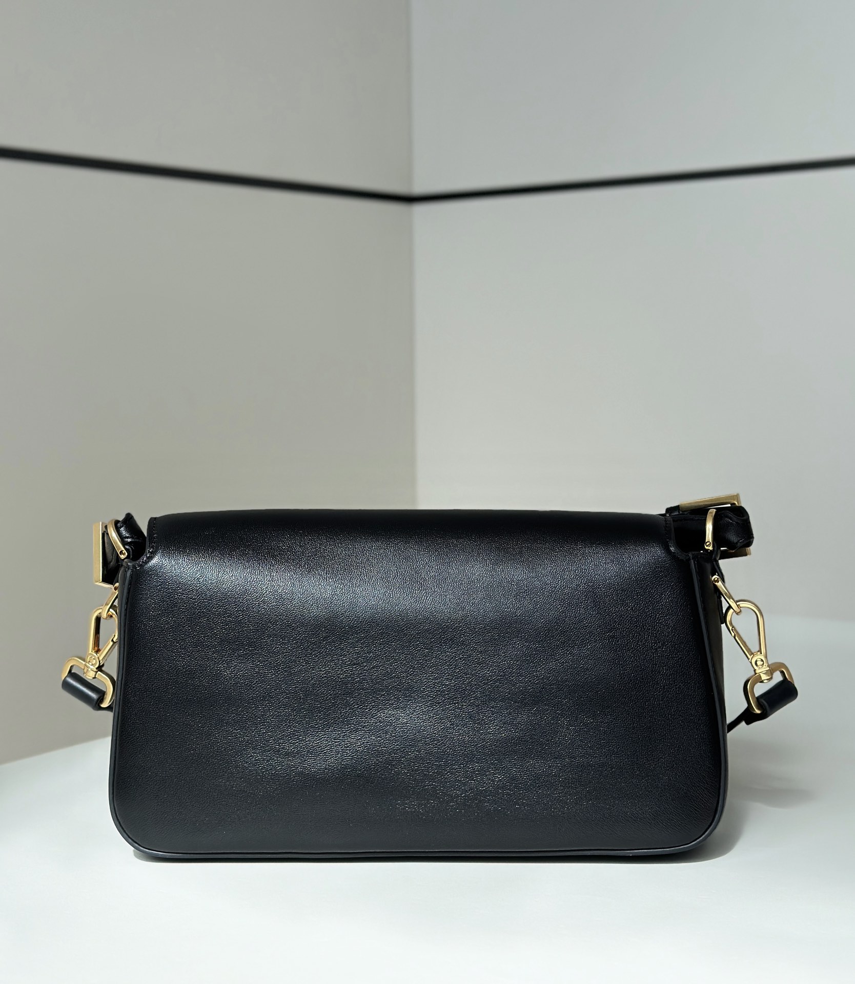 TÚI XÁCH NỮ FENDI 8629