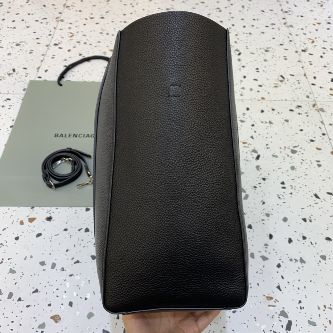 Túi xách nữ BALENCIAGA 204880 màu đen