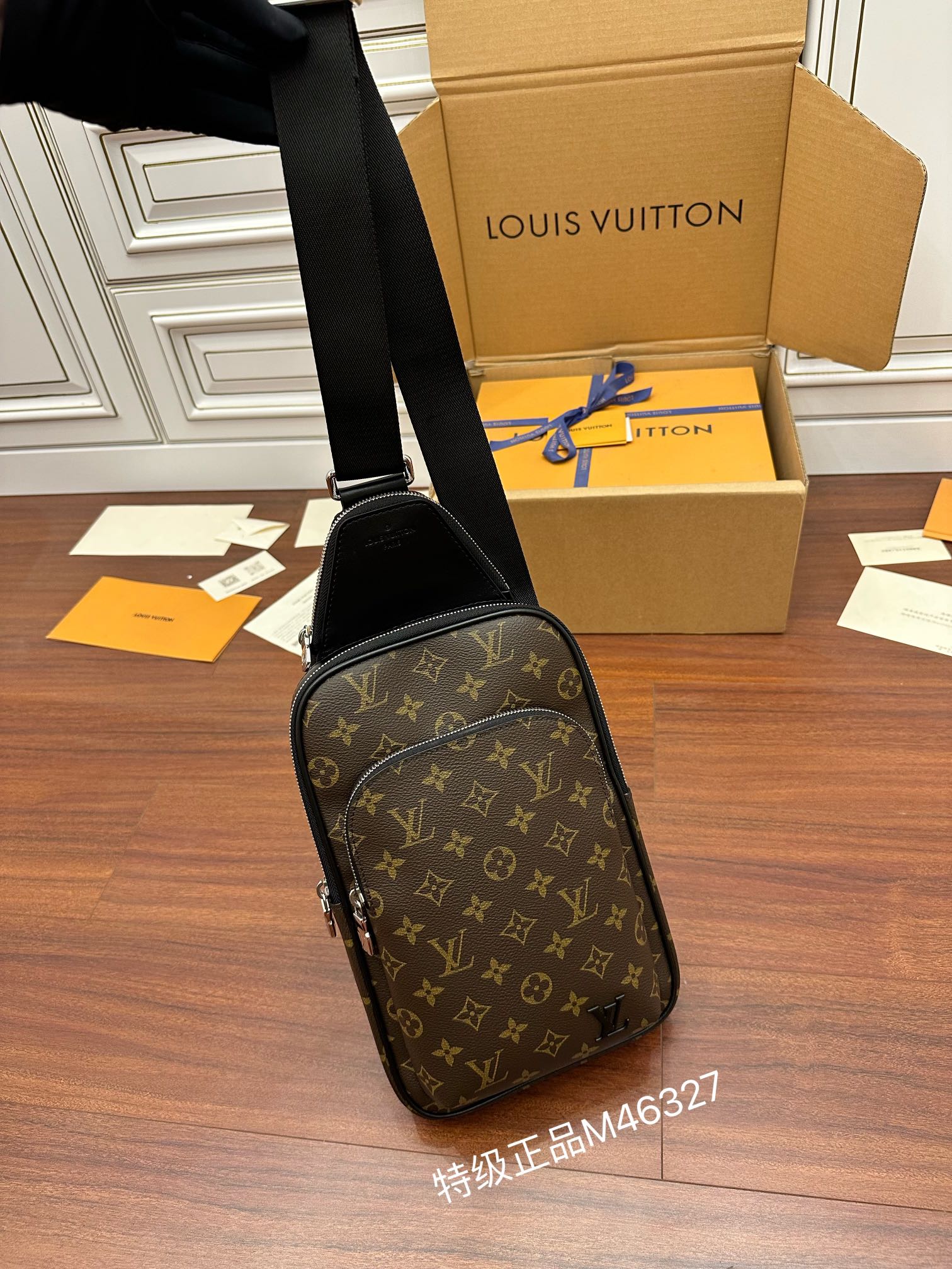 Túi Nam Sac Avenue slingbag NM M46327 Nâu Đen