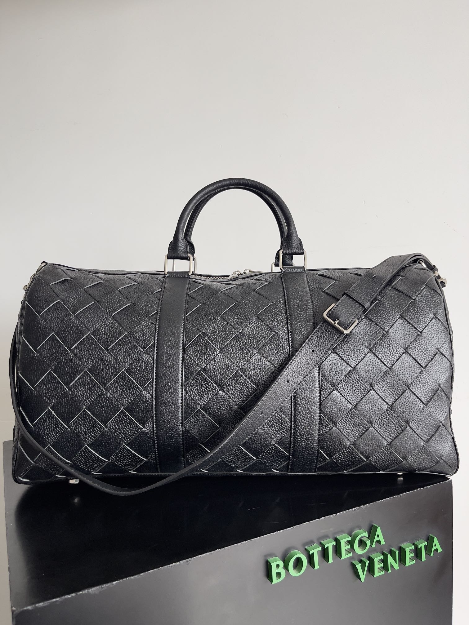 Túi xách nữ bottega veneta màu đen 795287