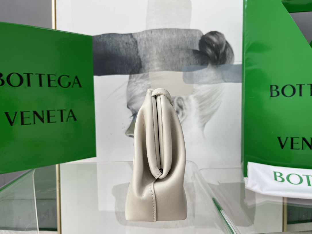 Bottega Veneta Poin  6908 Màu Trắng