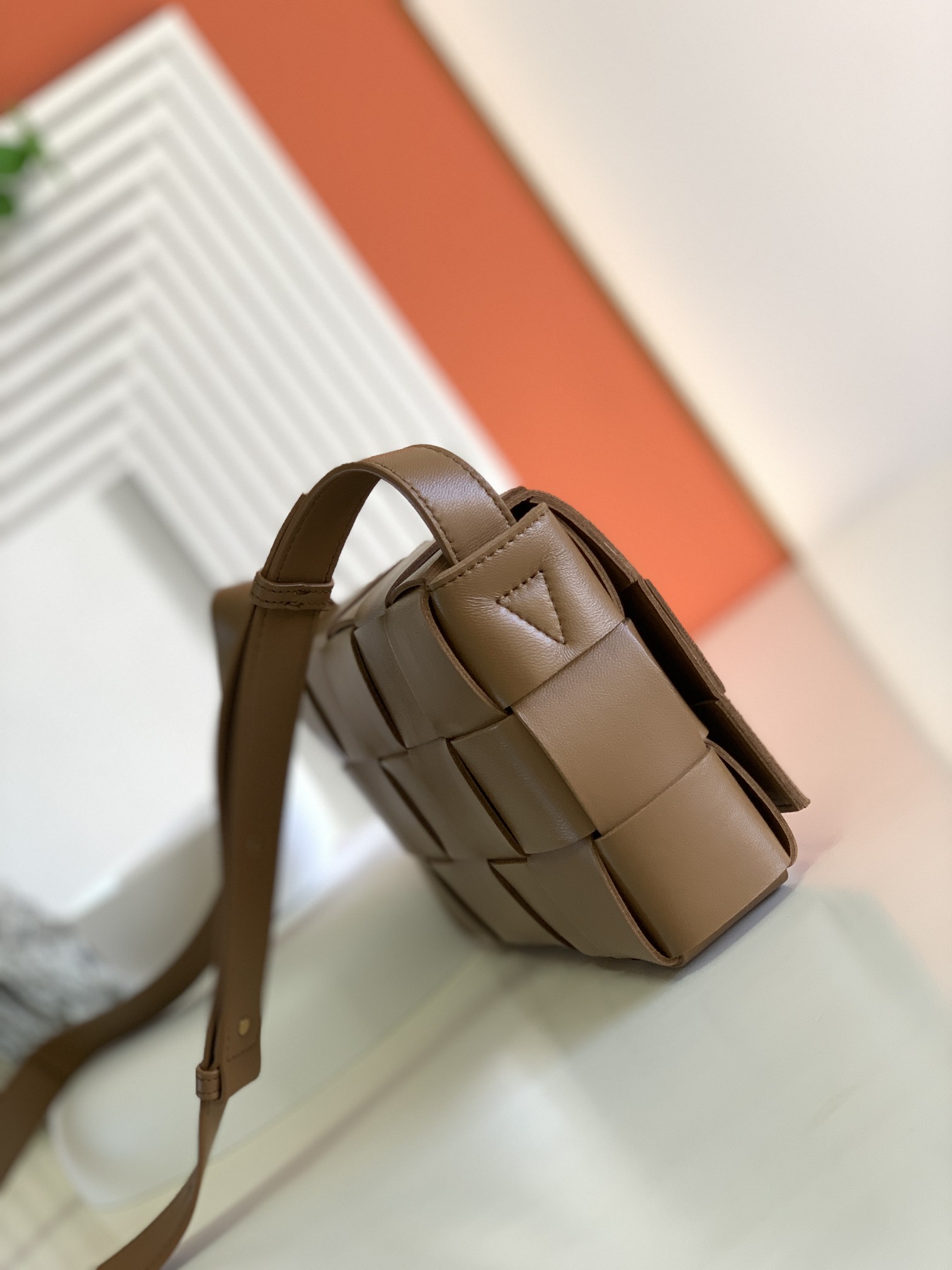 Bottega Veneta Cassette Màu Nâu