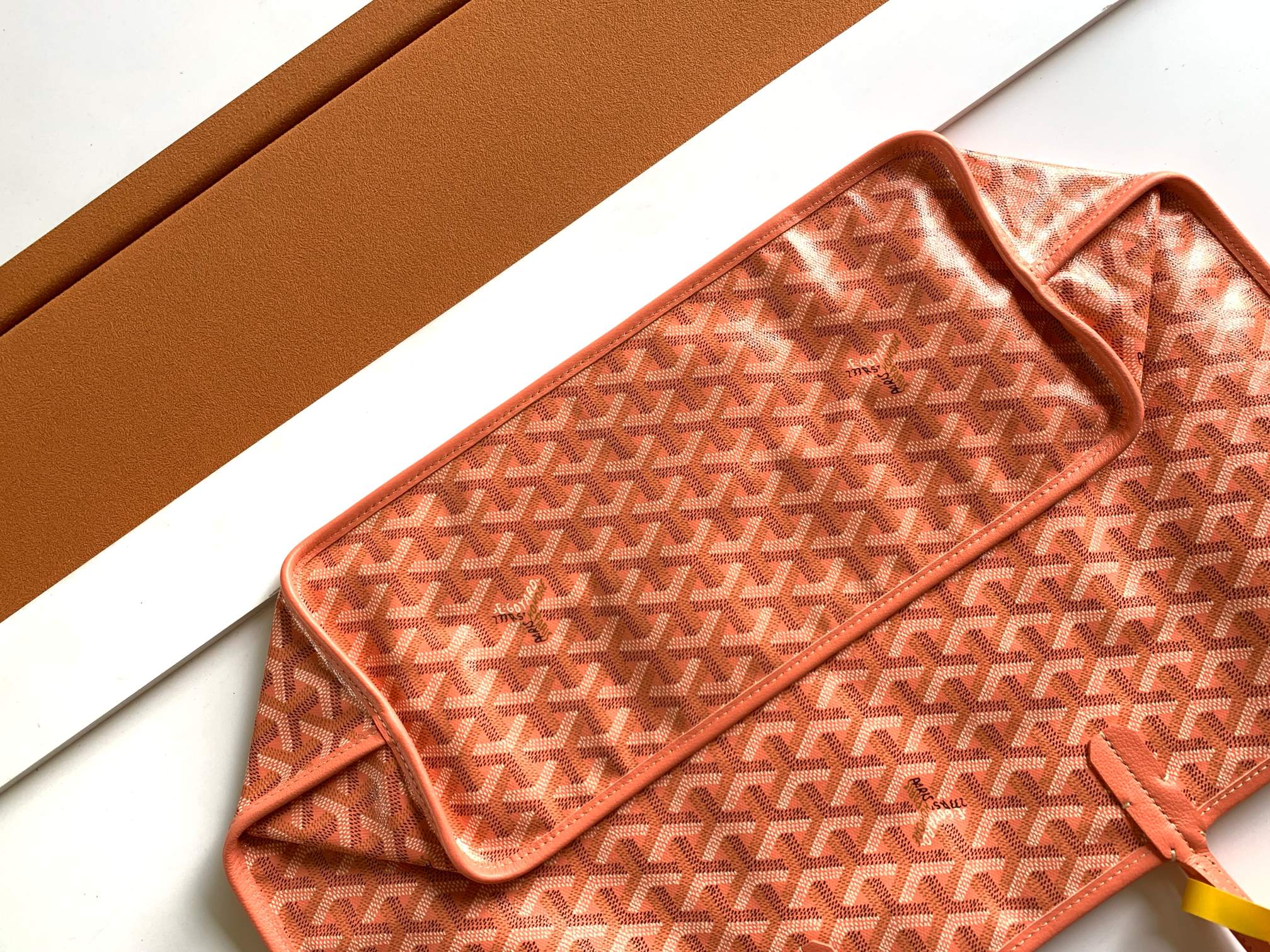 Goyard ANJOR  8017 (orange)