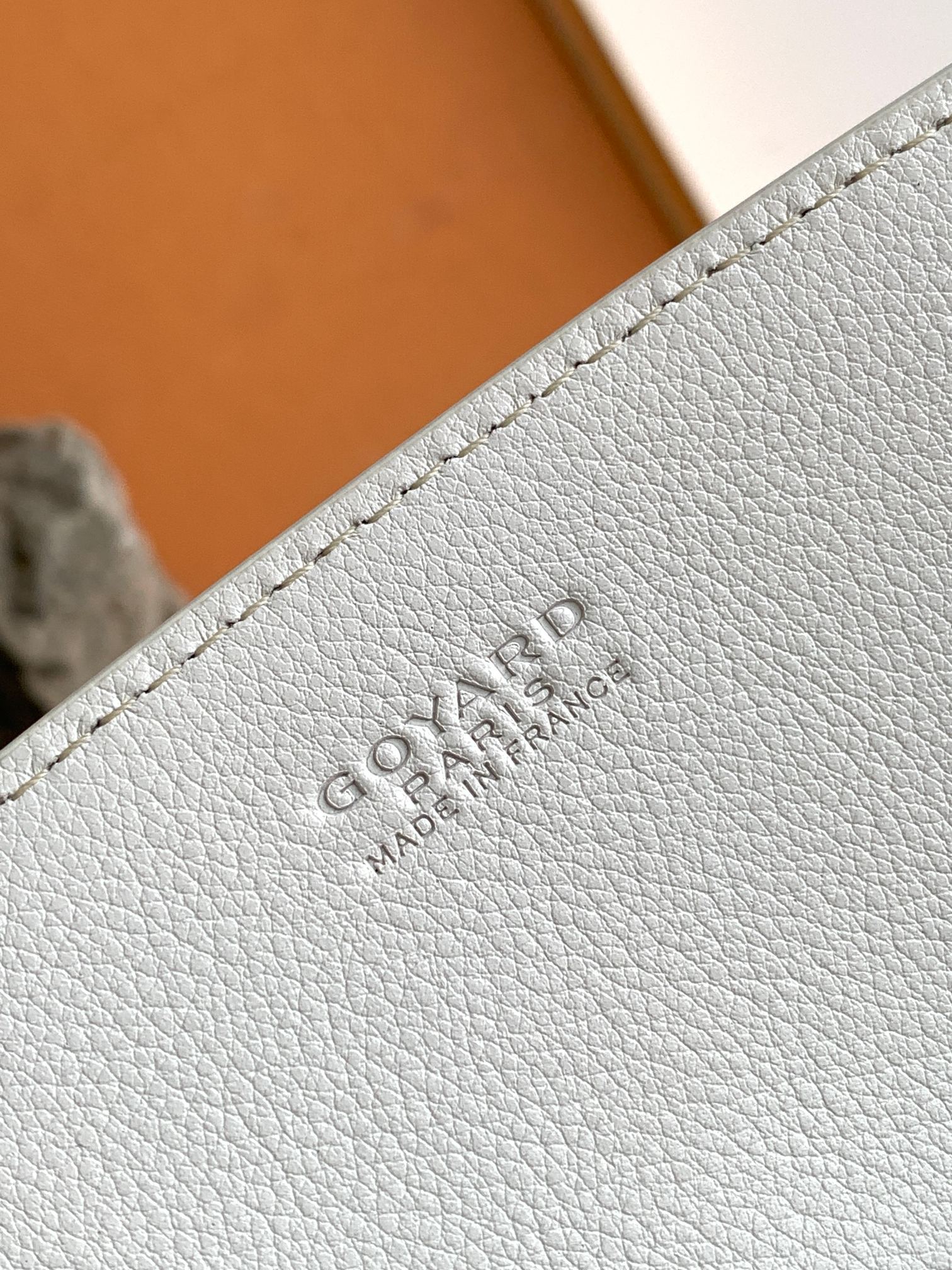 Goyard Rouette 8819 (white)