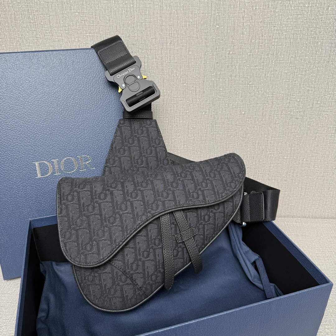 Túi đeo chéo Dior Oblique 9032