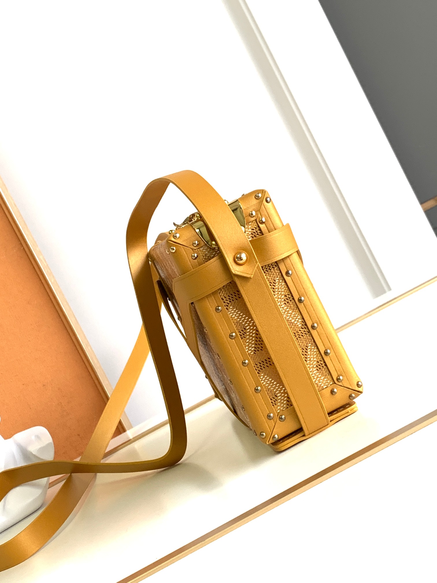 Goyard Minaudière 8210 (yellow)