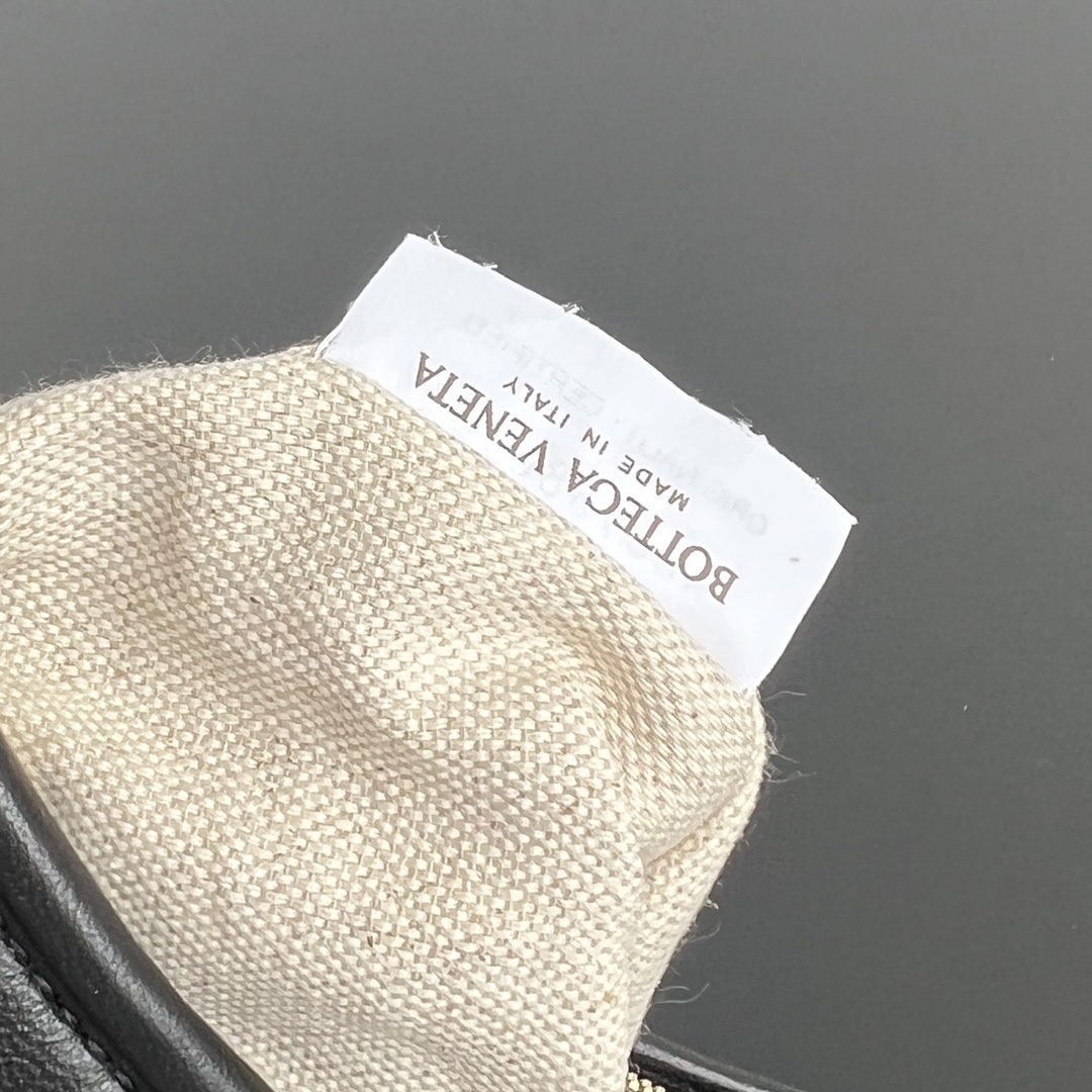 Túi xách nữ bottega veneta màu đen 796638