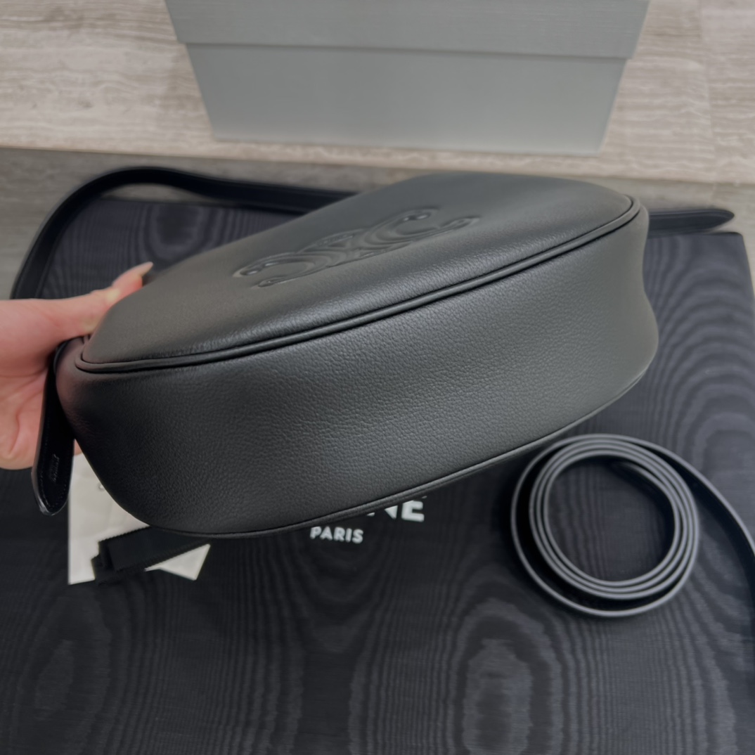 T&uacute;i X&aacute;ch Celine Heloise Triomphe 117253 M&agrave;u Đen 