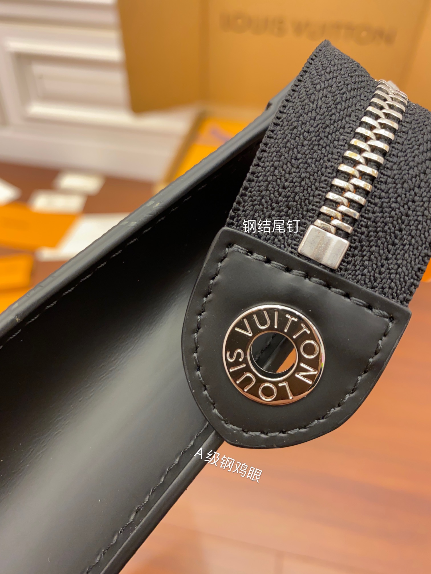 Clutch Cầm Tay Pochette Voyage M41696