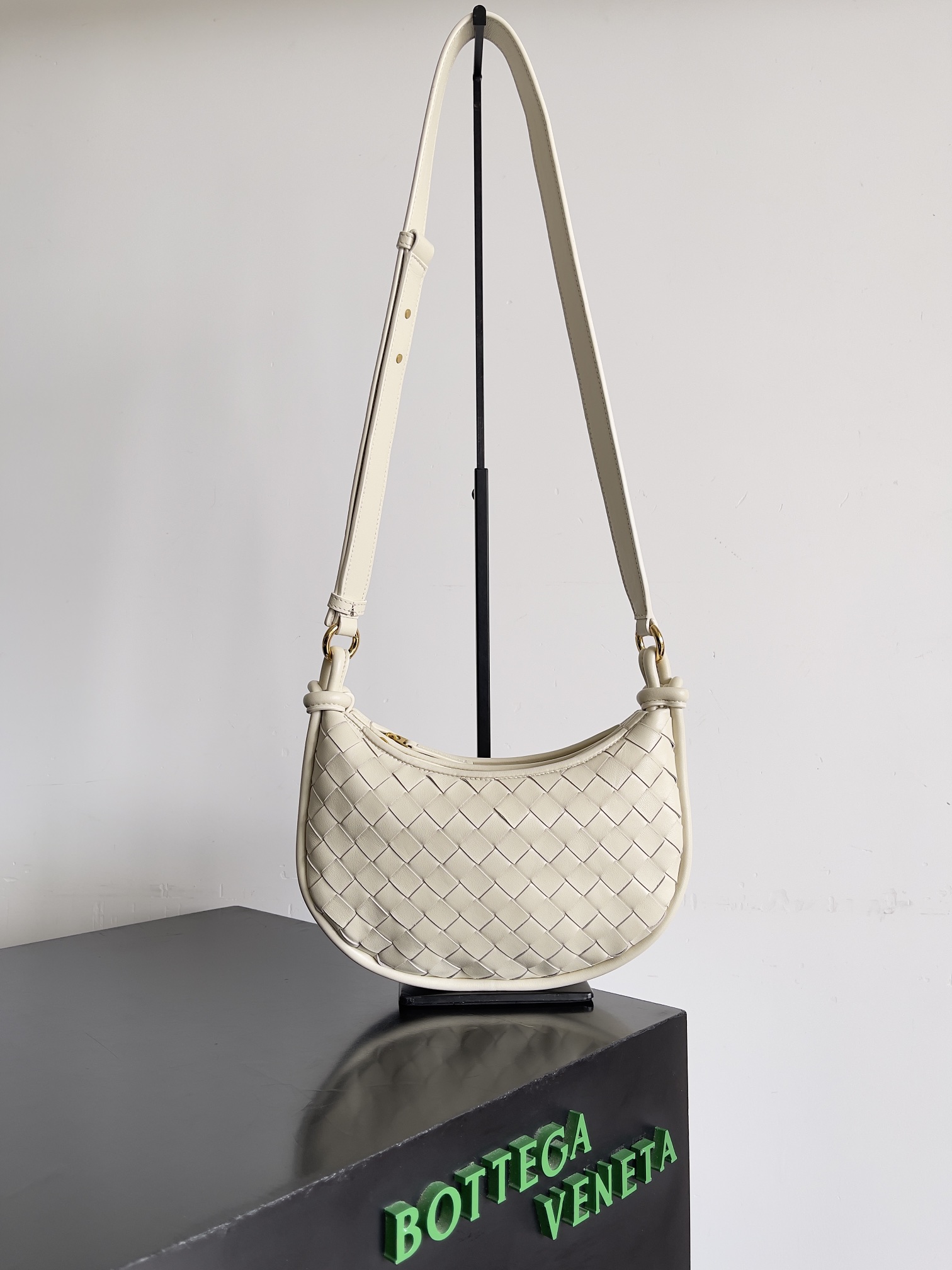 Túi xách nữ bottega veneta màu be 796638