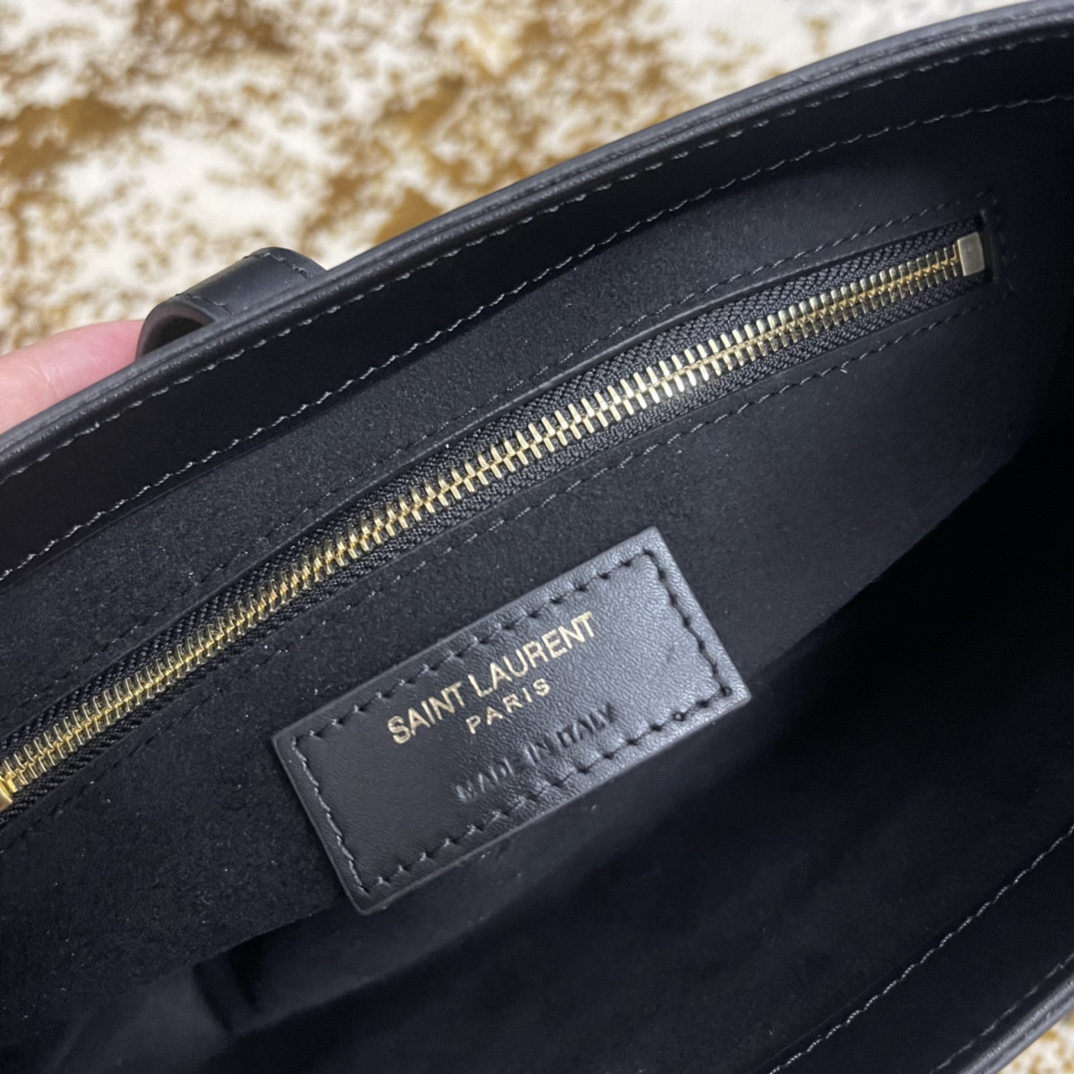 YSL LE 5A7 657228 (Black)