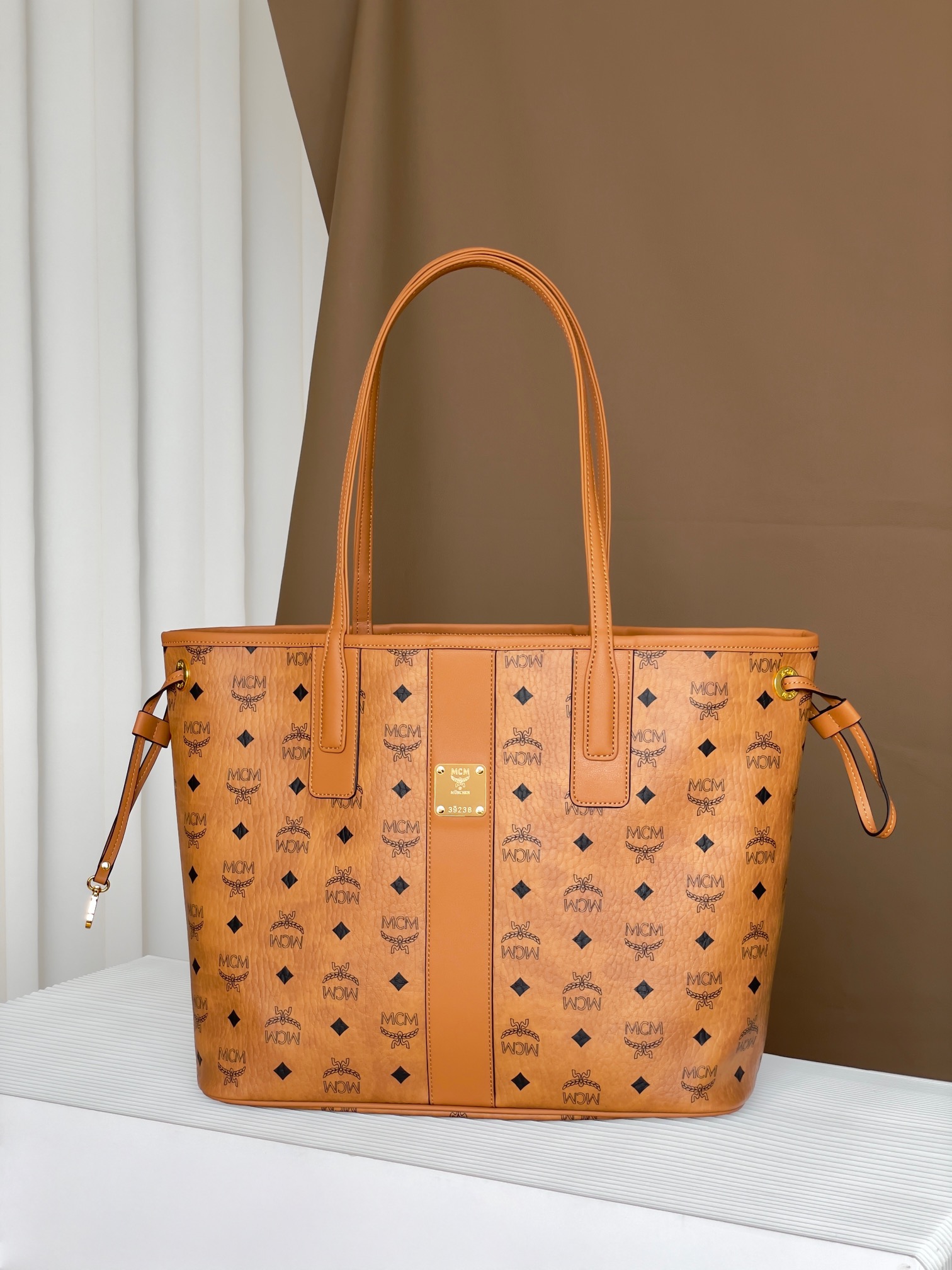MCM LIZ VISETOS  1CO001 (BROWN)
