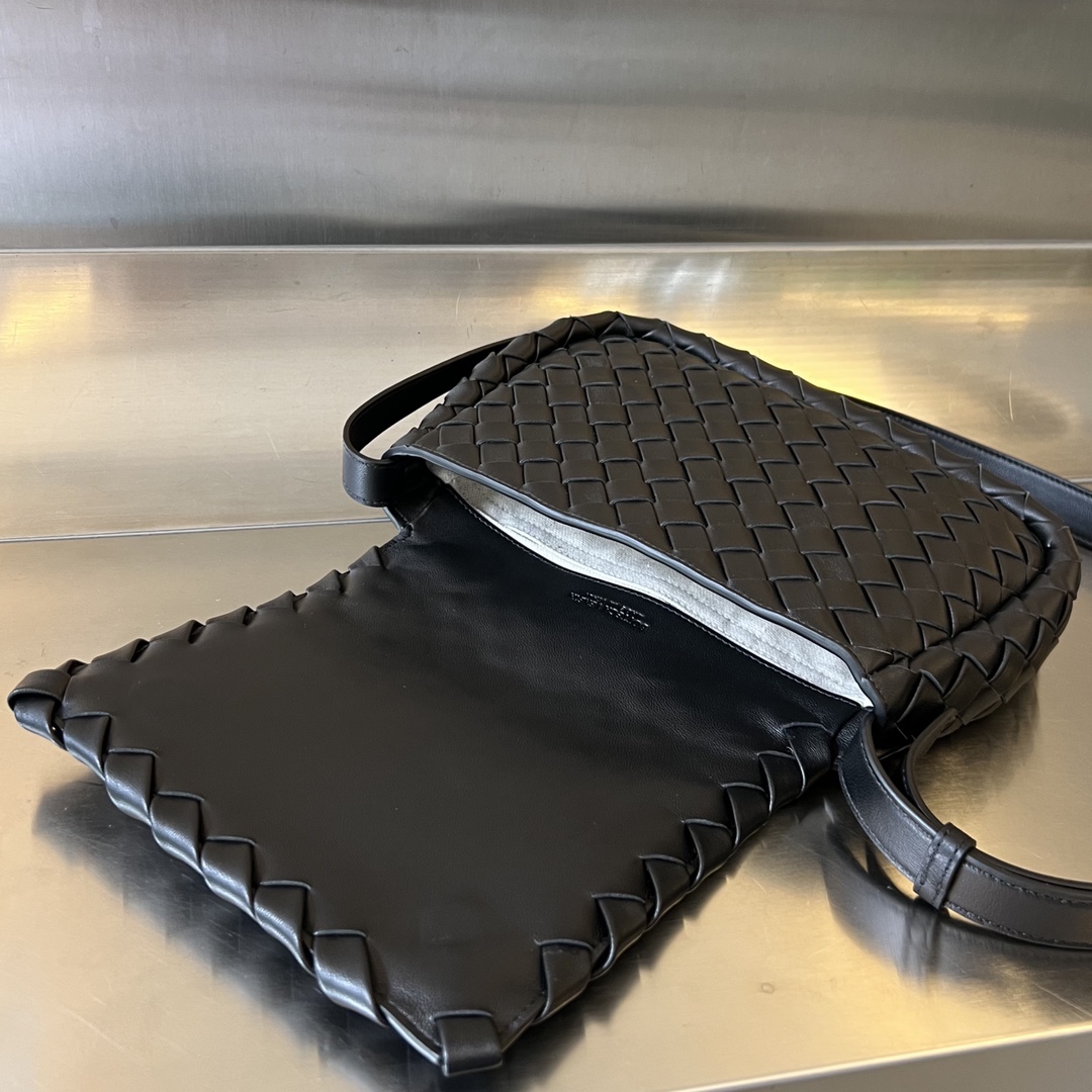 Túi xách nữ bottega veneta màu đen 755659