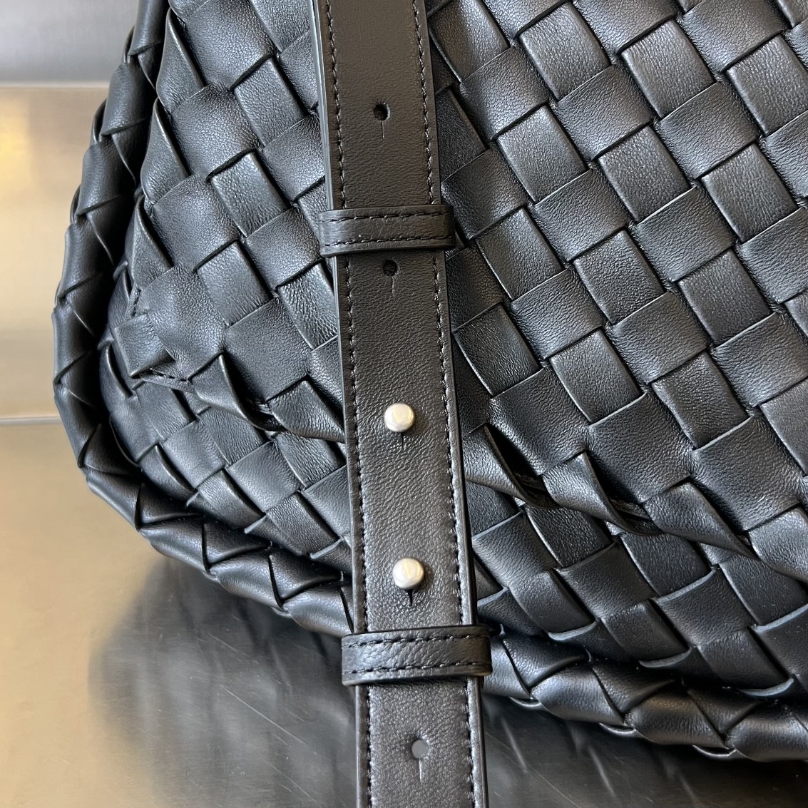 Túi xách nữ bottega veneta màu đen 755659