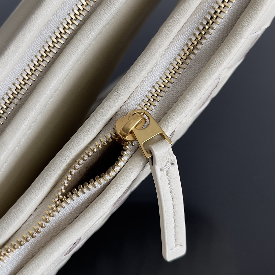 Túi xách nữ bottega veneta màu be 796638