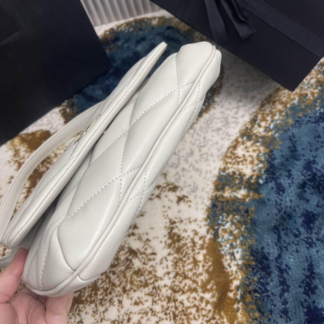 T&uacute;i X&aacute;ch YSL LE57 698567 M&agrave;u Trắng