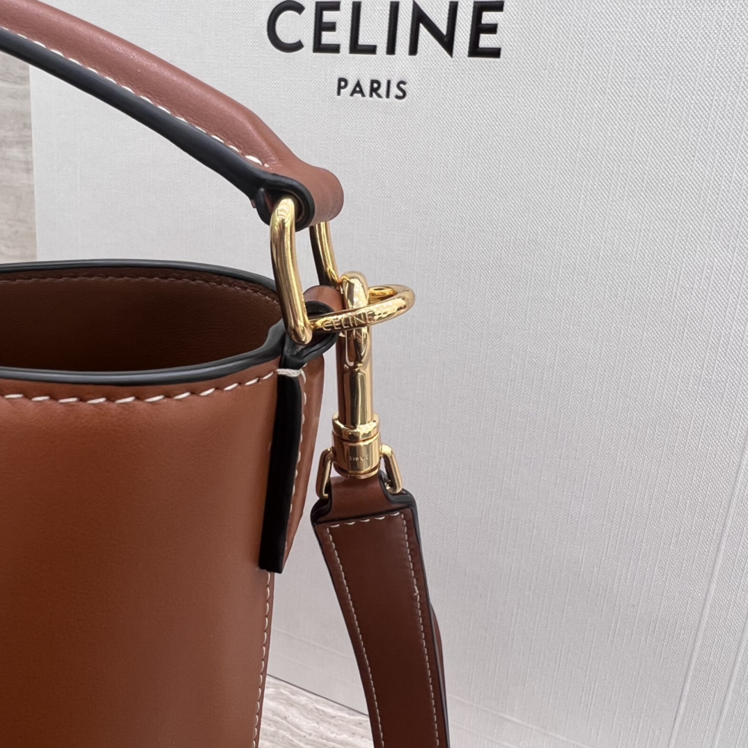 T&uacute;i X&aacute;ch Nữ Celine Louise 116613 M&agrave;u N&acirc;u 
