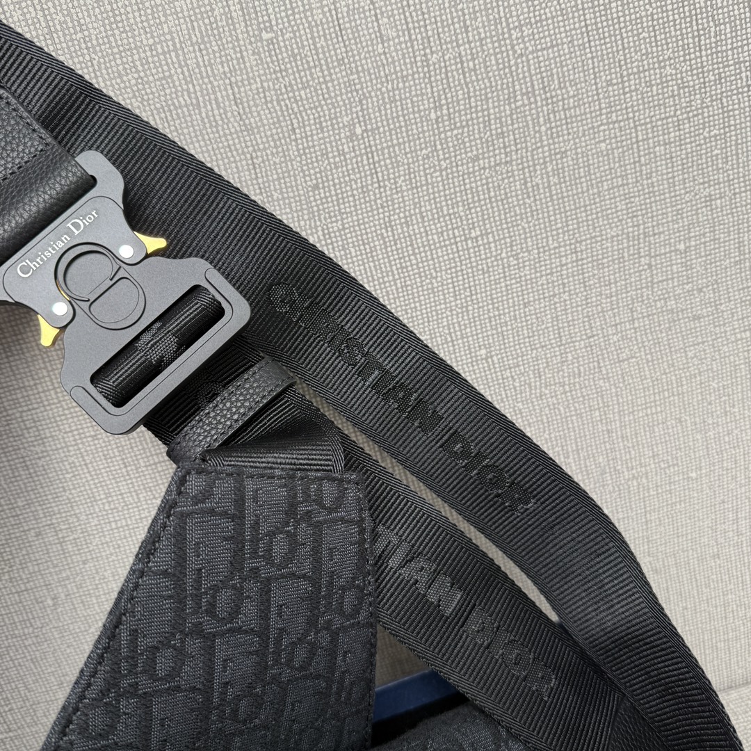 Túi đeo chéo Dior Oblique 9032