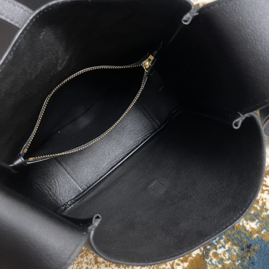 LE 57 HOBO 713938 (Black)