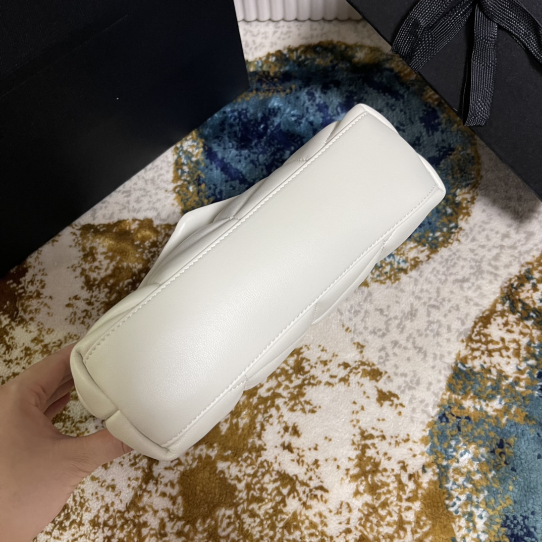 T&uacute;i x&aacute;ch YSL Loulou Puffer 759337 M&agrave;u Trắng