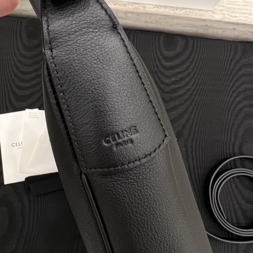 T&uacute;i X&aacute;ch Celine Heloise Triomphe 117253 M&agrave;u Đen 