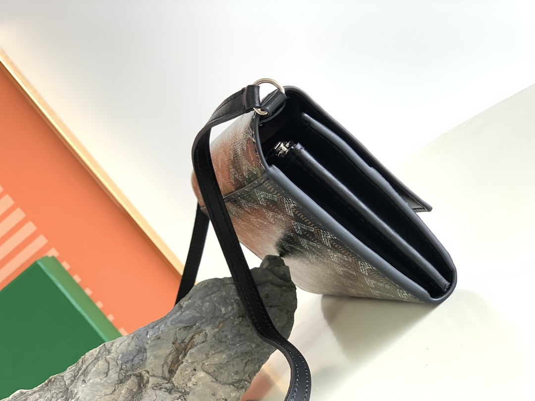 Goyard Varenne M8118 (brown)