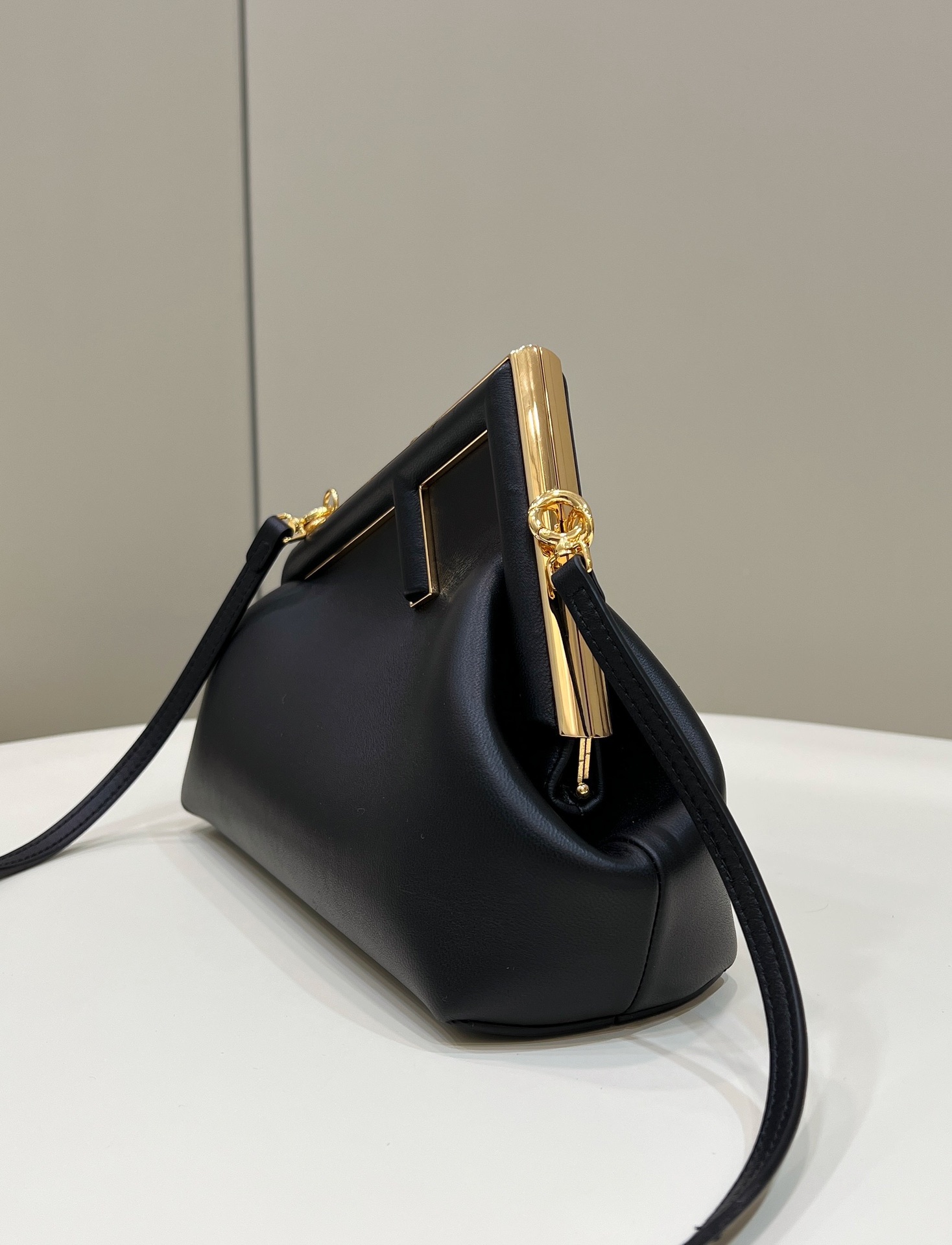 TÚI XÁCH NỮ FENDI 80018m