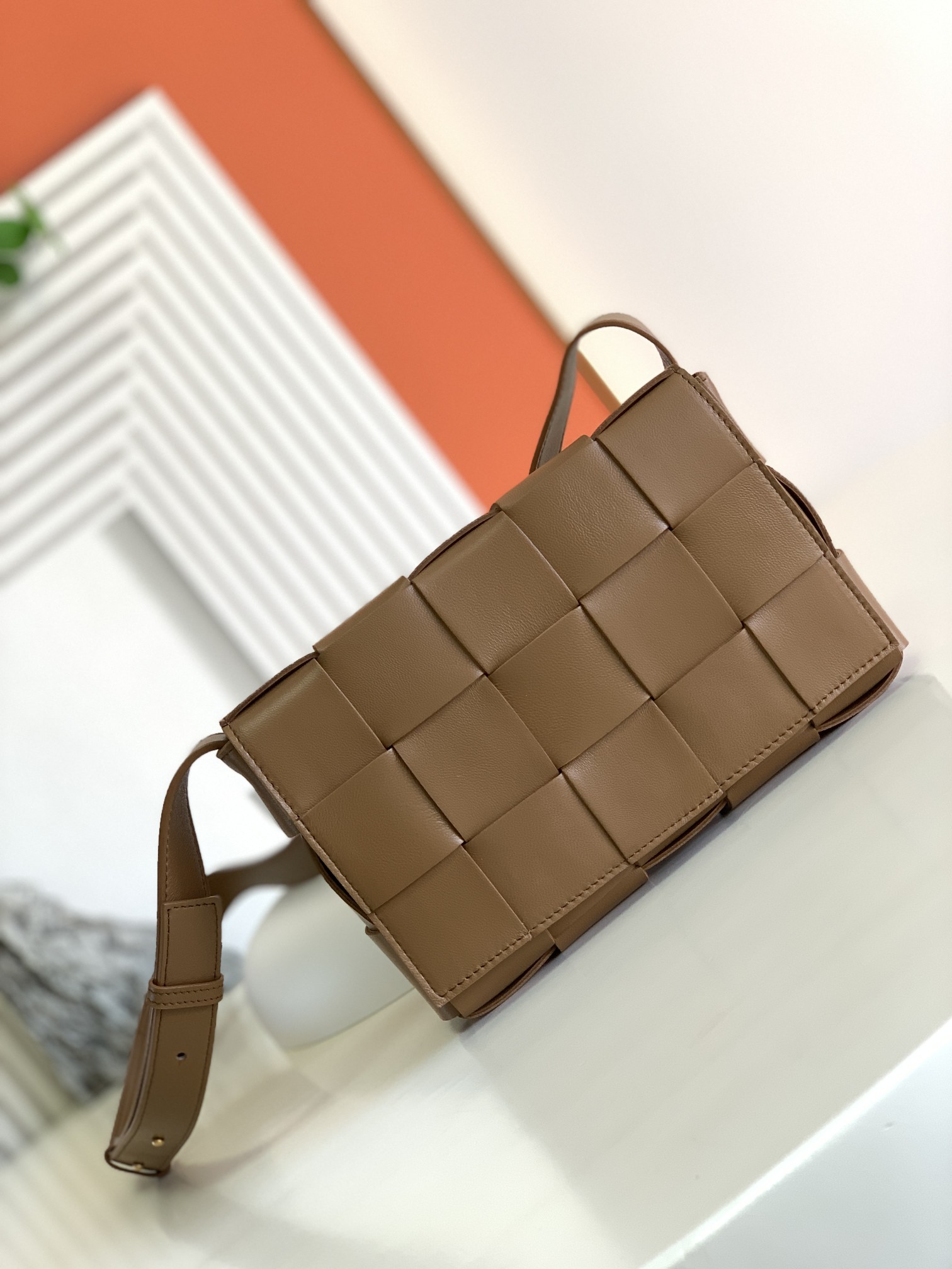 Bottega Veneta Cassette Màu Nâu