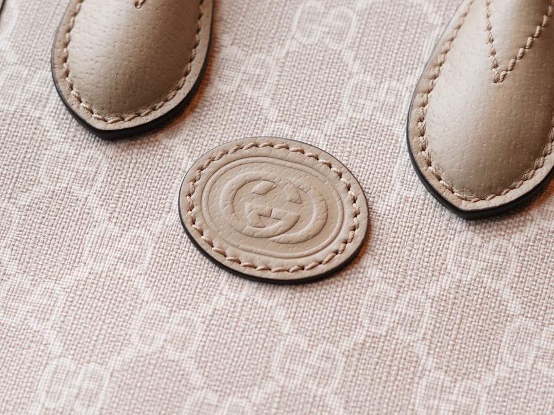 T&uacute;i X&aacute;ch Nam GG Retro 671623 M&agrave;u Trắng