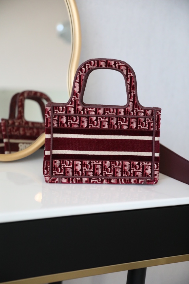 Túi DIOR CD BOOK TOTE Màu Đỏ