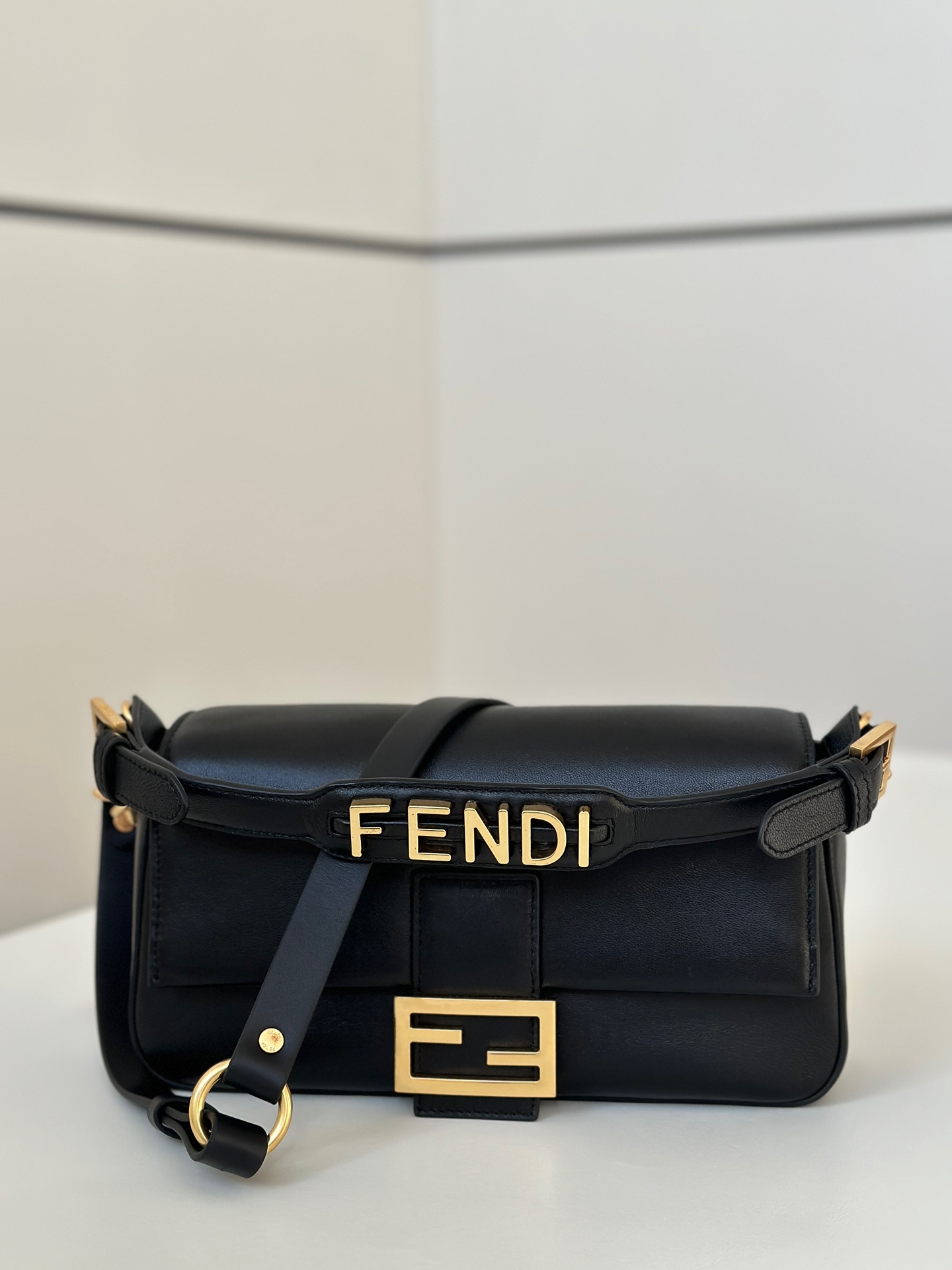 TÚI XÁCH NỮ FENDI 8629