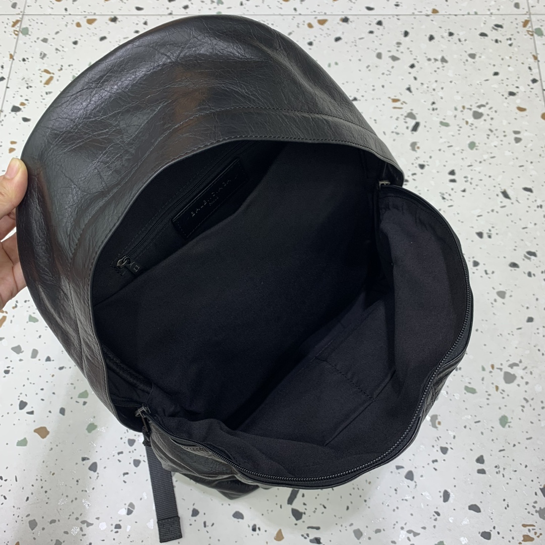 Balo nam nữ Balenciaga màu đen 180100